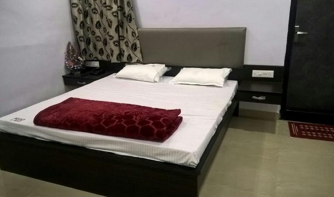 Rāipur Hotel Raj Heritage מראה חיצוני תמונה